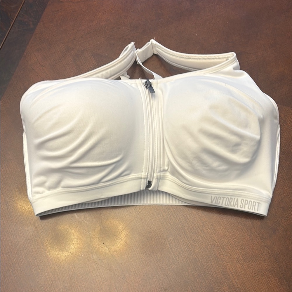 White Seamless Sports Bra with Front Zipper